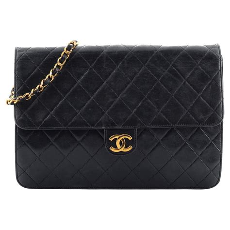 pochette chanel prezzo|chanel vintage clutch with chain.